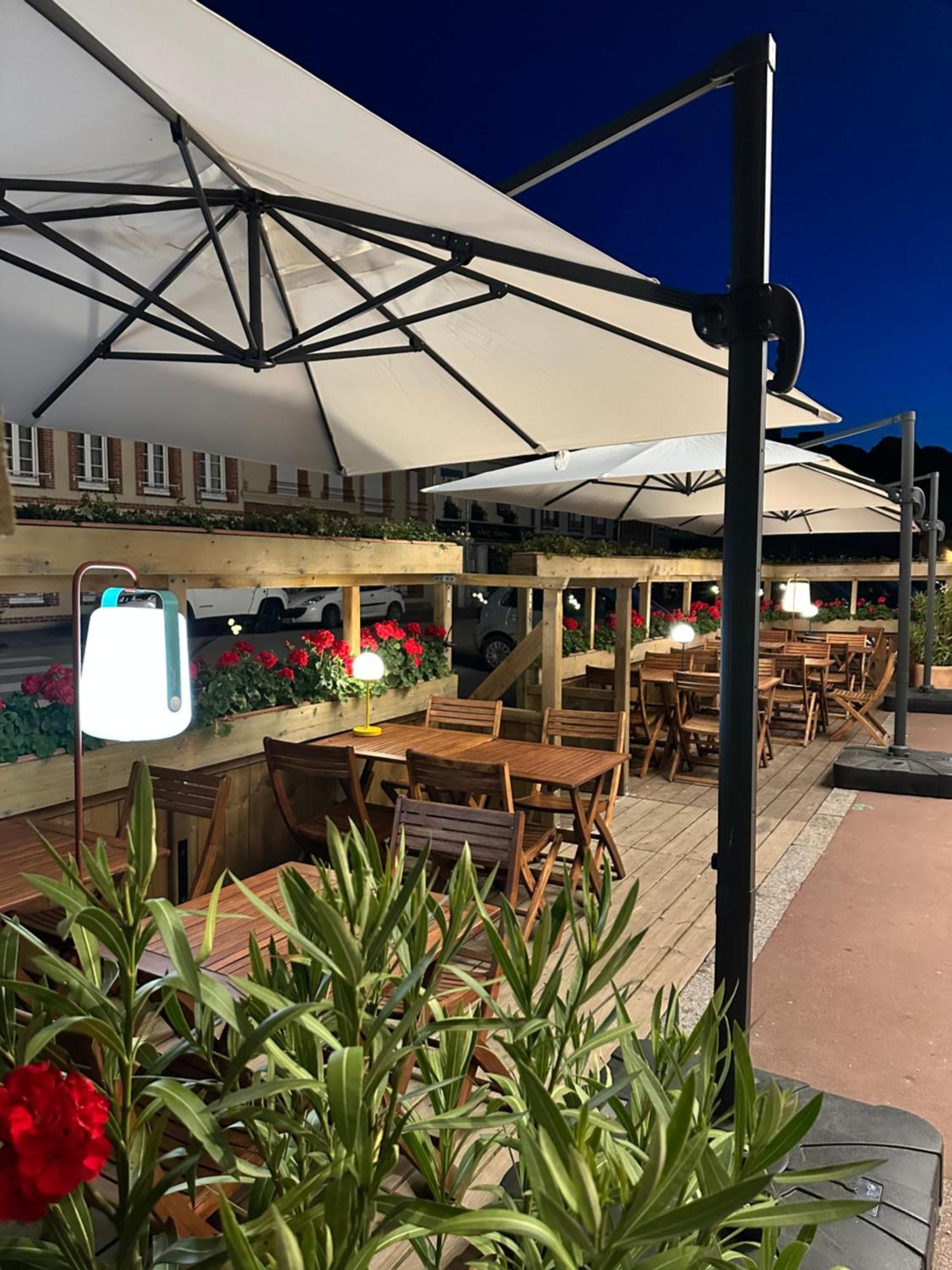 Le Comptoir Du Paradis La Ferté-Frênel 外观 照片